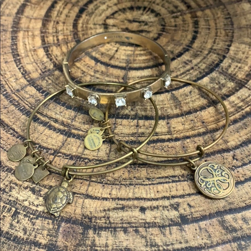 Set of 3 bracelets